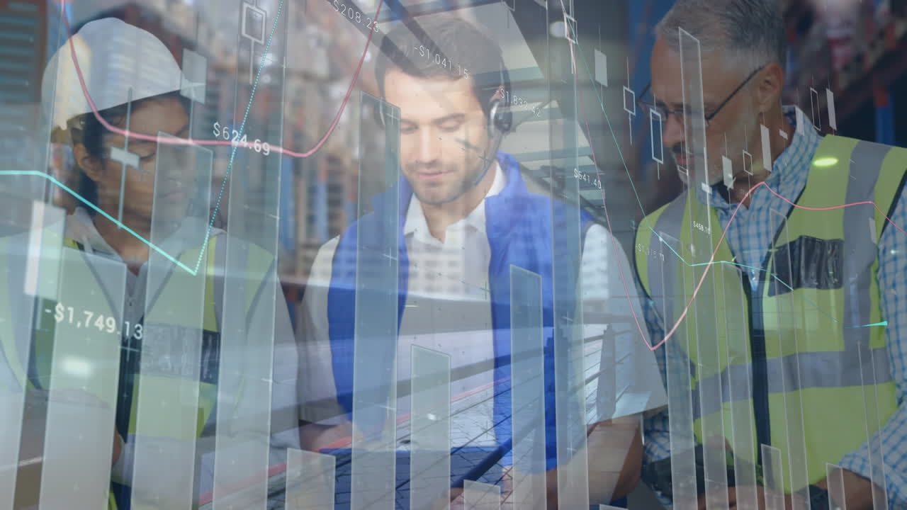 Animazione di elaborazione dati su uomini e una donna che parlano, lavorando in un centro logistico.