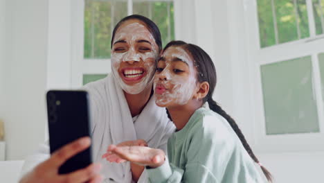 Selfie,-mother-and-facial-of-kid-with-peace-sign