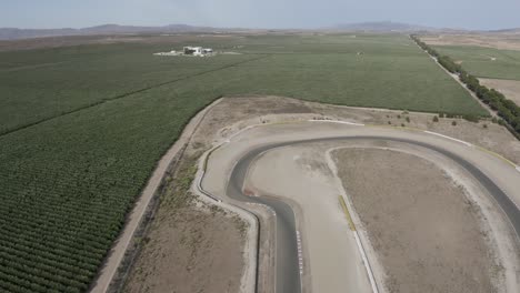 Blick-über-Die-Entrada-Recta-Teil-Der-Rennstrecke-Von-Almerias-In-Spanien