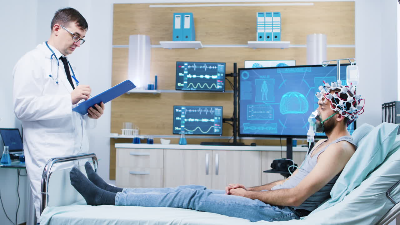 doctor en actividad cerebral haciendo un estudio sobre el cerebro humano en un centro de neurología