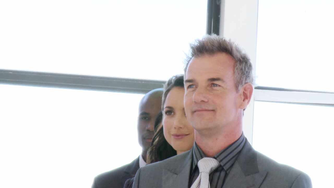 equipo de negocios en una línea