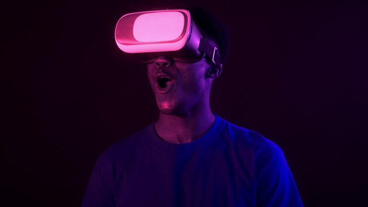 L'uomo che sperimenta la realtà virtuale