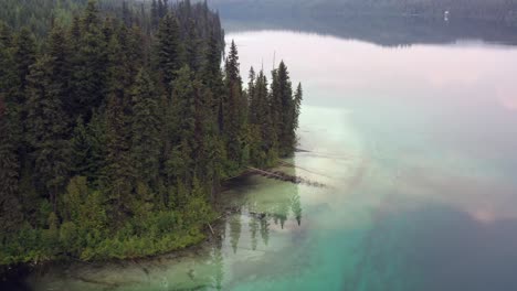 la magia del lago johnson: donde la naturaleza cobra vida