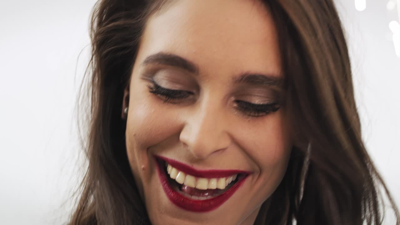 primer plano de mujeres bailando en el estudio