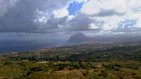 Erstaunlicher-Zeitraffer-Aus-Der-Luft-Des-Sizilianischen-Naturschutzgebiets-Monte-Cofano-In-Der-Nähe-Von-San-Vito-Lo-Capo-In-Italien