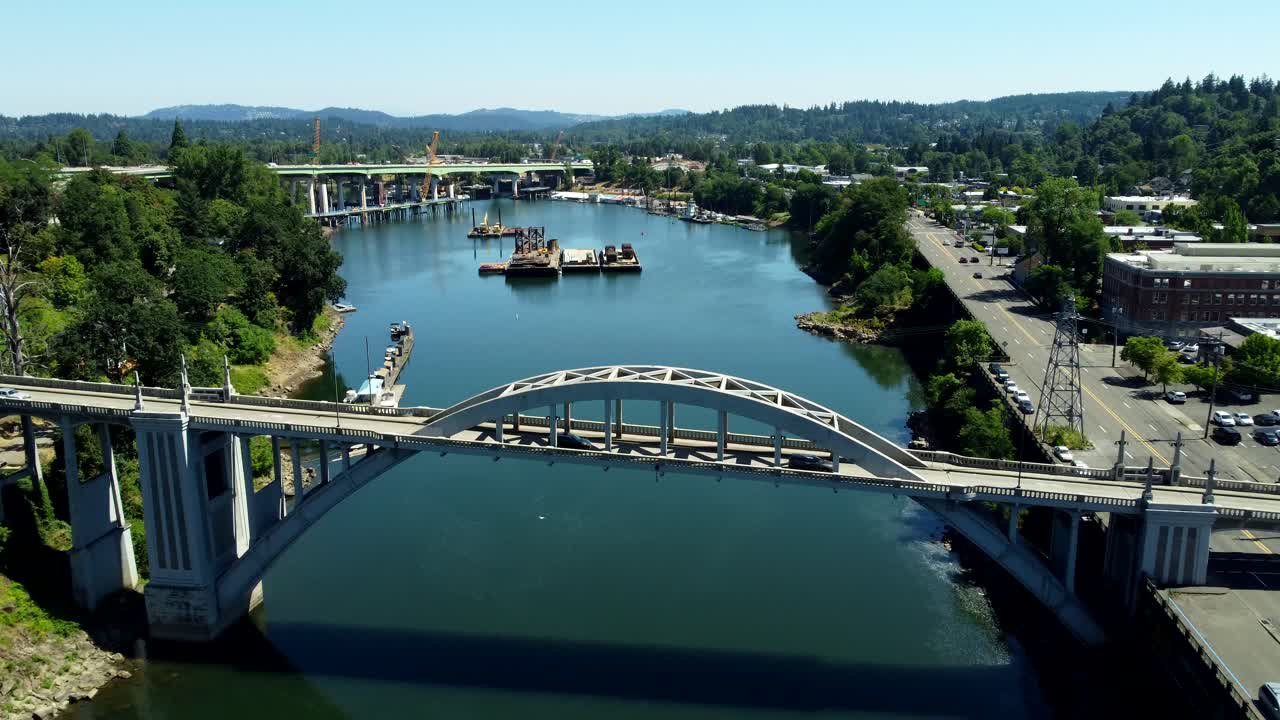 USA, OR, Oregon City, Arch Bridge, 2024-07-23 - Flying over Arch Bridge over the Willamette River