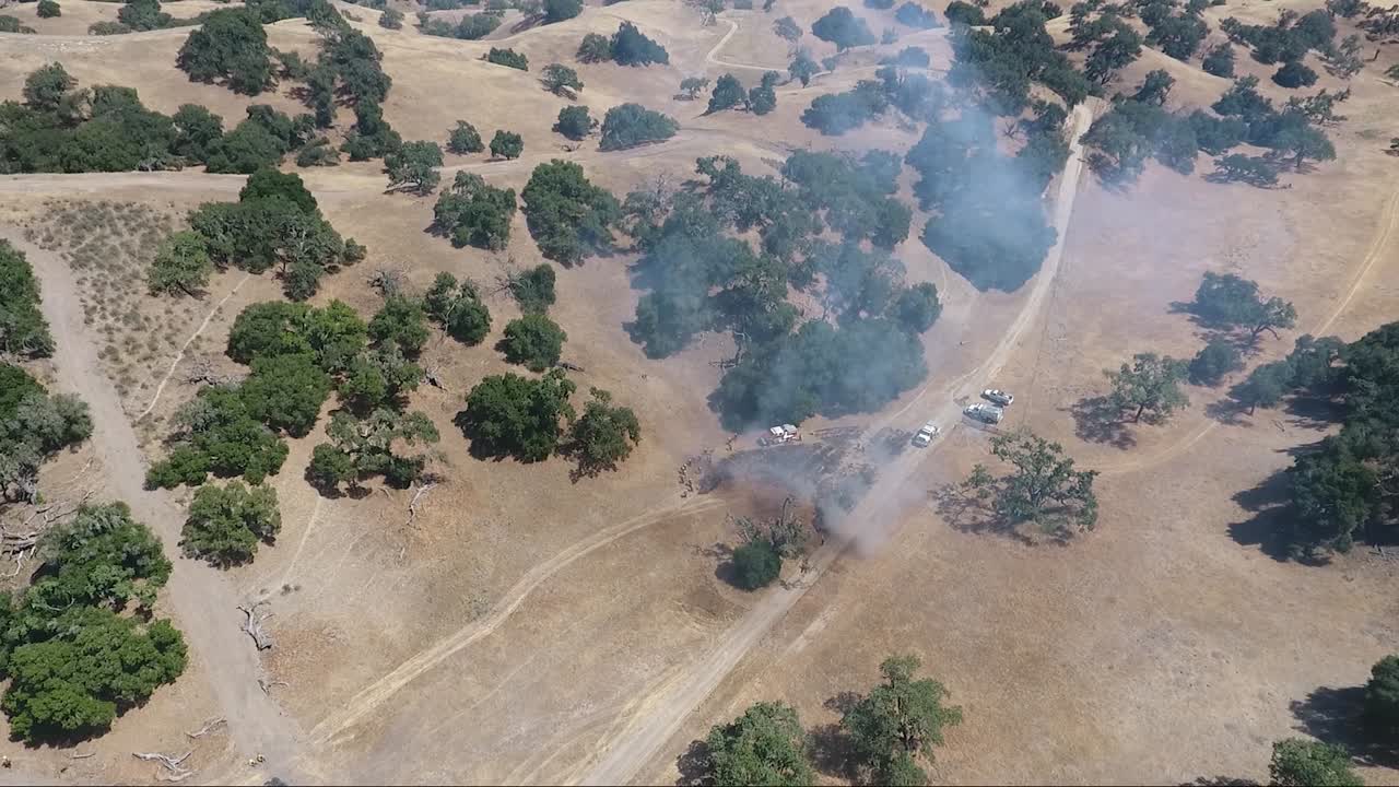 las líneas de bulldozer hacen que sea seguro para los aprendices iniciar un incendio