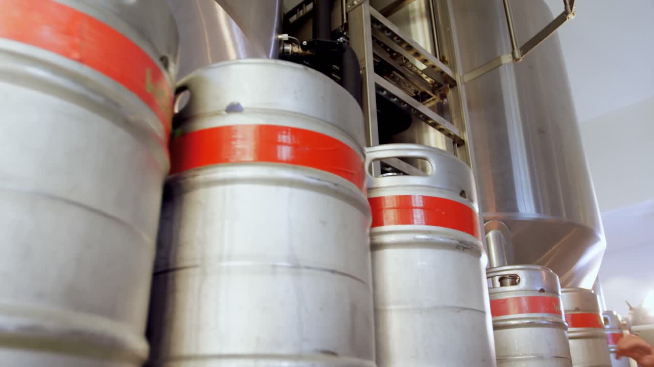 디지털 태블릿 4k에서 기록을 유지하는 맥주 제조업체