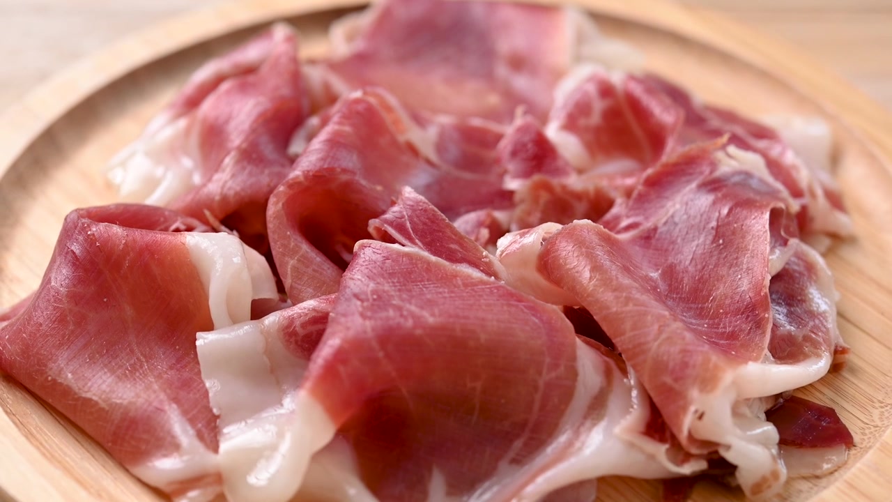 Fette di prosciutto serrano spagnolo