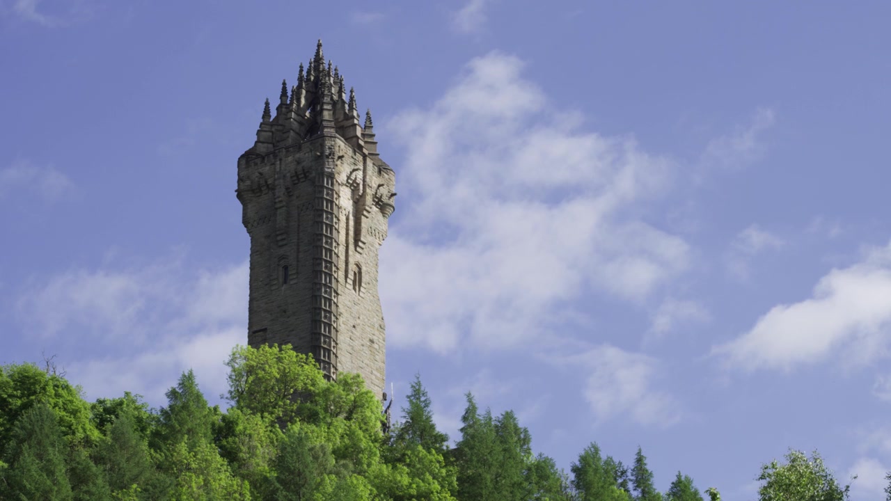 Monumento a Wallace, Stirling, Escocia. Toma estática.