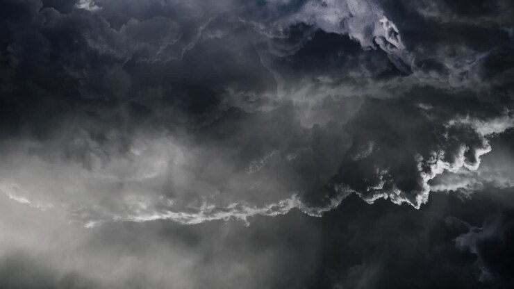 un temporale e nuvole scure 4k