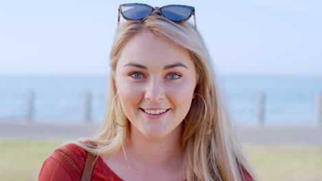 Woman-face,-sea-and-portrait