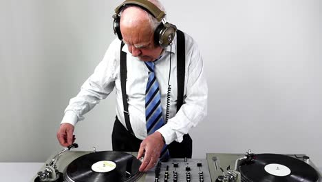 abuelo dj vid 04