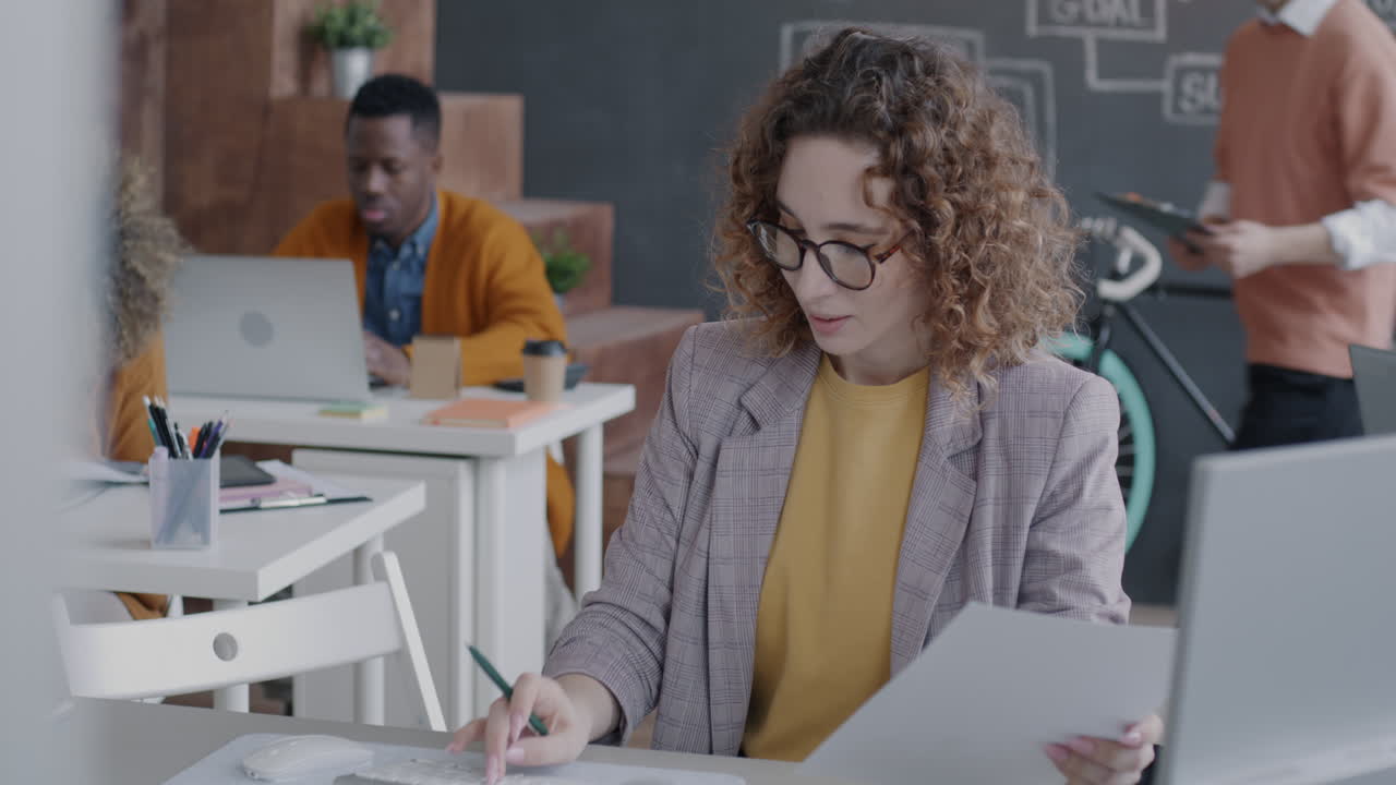 colegas de negocios en una reunión