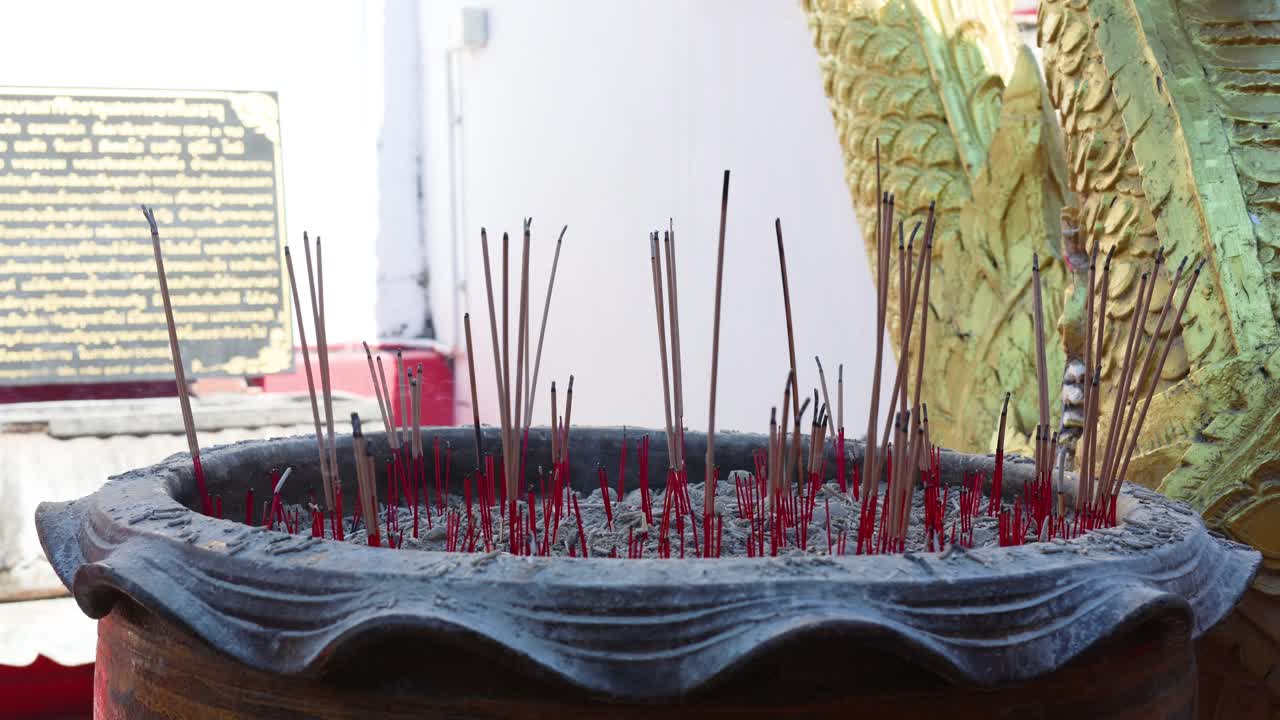 el lapso de tiempo de los palos de incienso que se queman