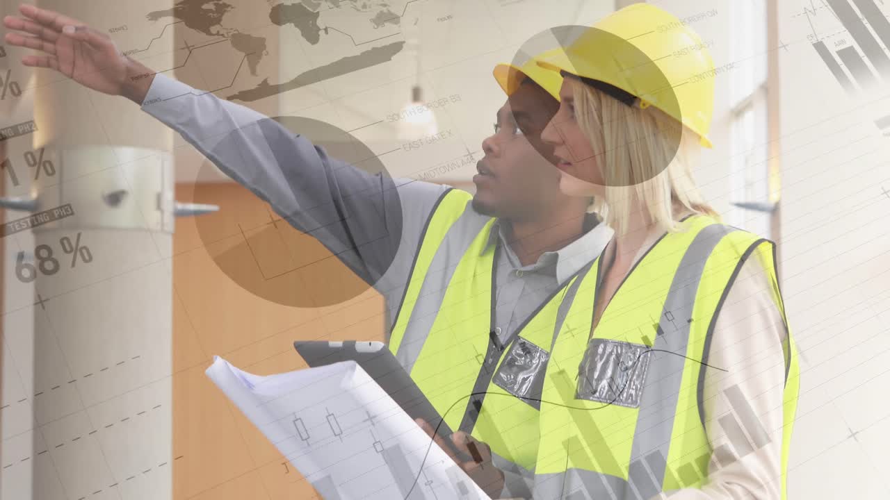 arquitectos que comprueban los planos de los edificios 4k