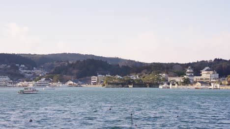 Matsushima-Bucht-In-Der-Präfektur-Miyagi,-Schwenk-über-Die-Küste-Bei-Nihon-Sankei