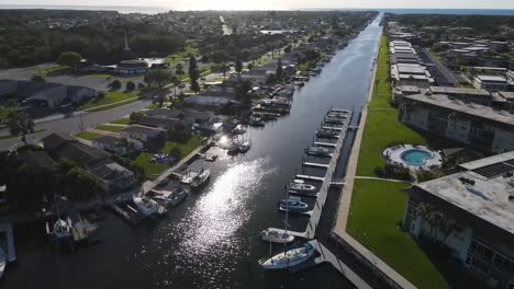 Vista-Aérea-Del-Mejor-Valor-De-Lote-Frente-Al-Mar-En-New-Port-Richey,-Florida