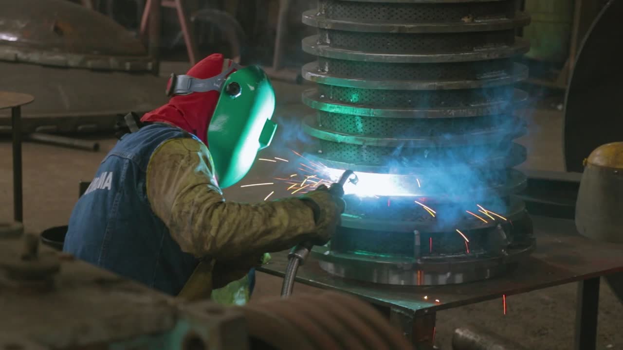 welding worker in metal industry