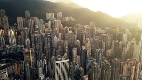 The-hilly-city-of-Hong-Kong