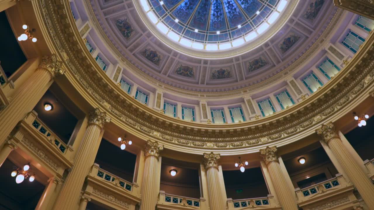 아르헨티나, 부에노스 아이레스, 아르헨티나 대의원실 발코니와 지붕의 기울기