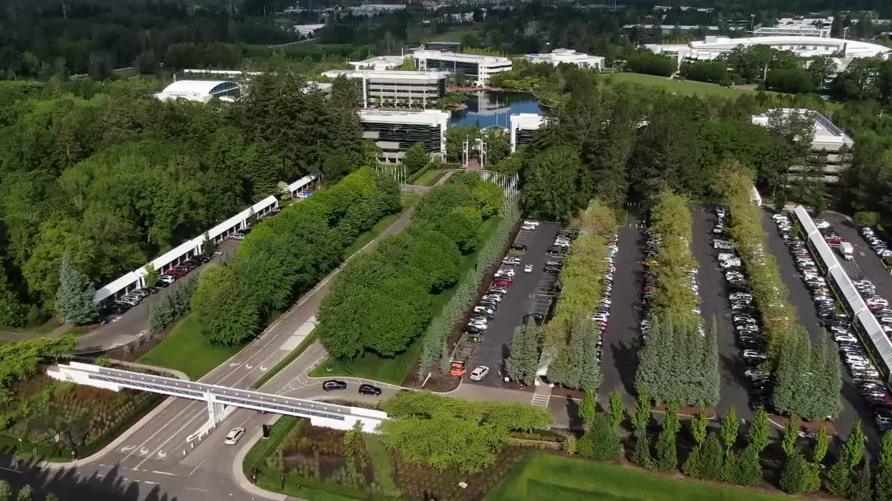 드론 나이키 캠퍼스 비버튼 오레곤 와이드 팬