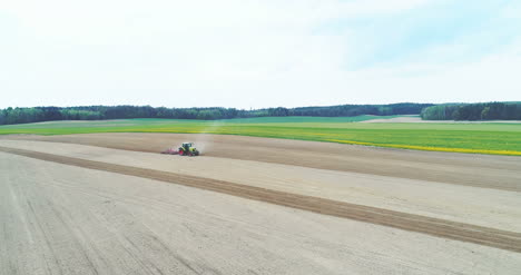 Luftaufnahme-Des-Bauernsaatfeldes-Farm