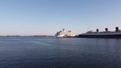 Aerial-shot-of-docking-Queen-Mary