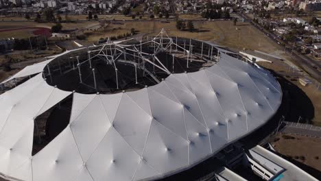 una toma aérea dinámica del estadio nico