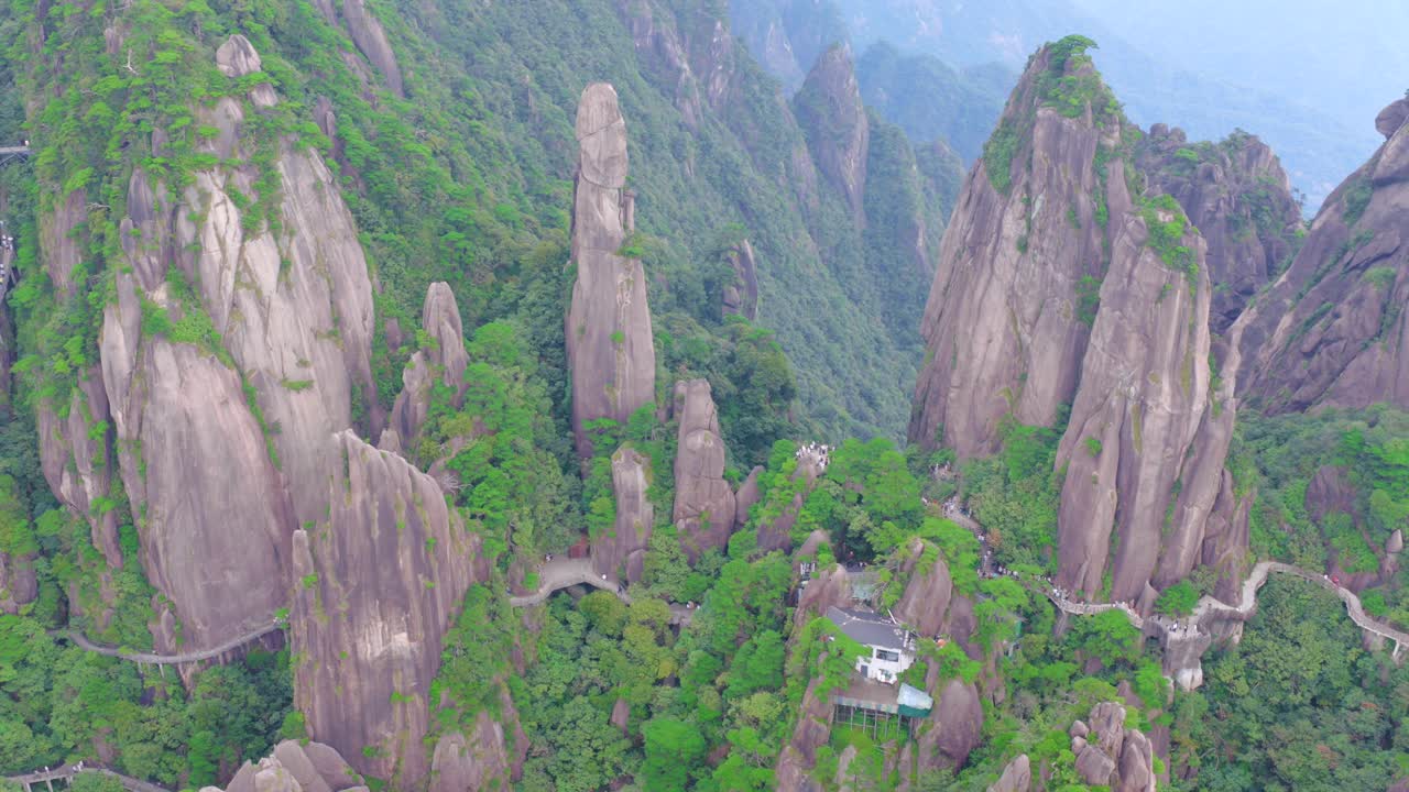 Mount Sanqing in Jiangxi Province, a famous mountain in China, with strange peaks and rocks towering into the clouds, miraculous geological and geomorphological wonders, and great works of nature