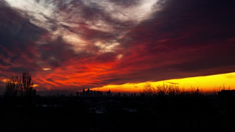 Dramatic-sunset-behind-Frankfurt-am-Main-in-Germany