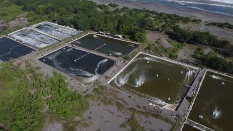 industria de producción de sal alrededor de la costa en yogyakarta, indonesia