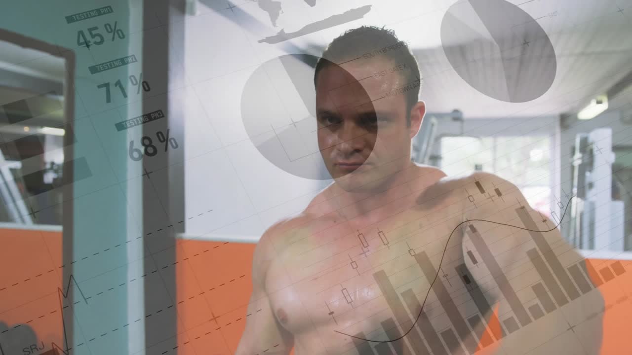 Atleta maschio a torso nudo che impugna manubri in palestra, esegue alzate laterali con metriche animate.