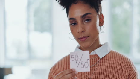 igualdad de género, mujer de negocios con papel