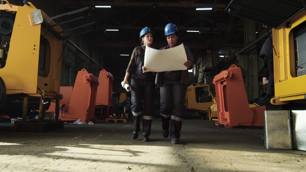 persona que trabaja en una fábrica