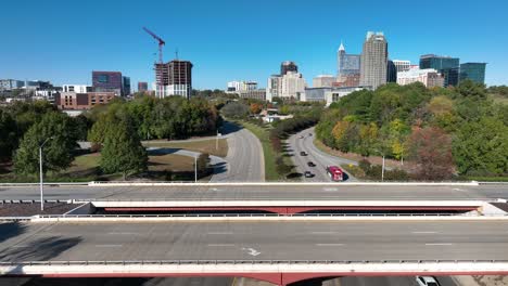 Paso-Elevado-De-La-Autopista-En-Raleigh