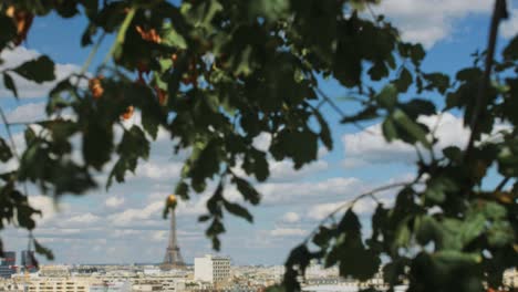 horizonte de verano de parís, la torre eiffel