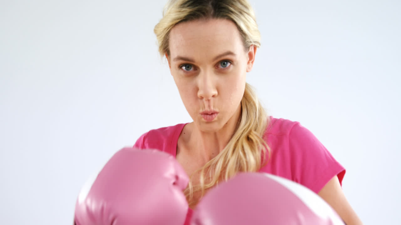 유방암과 싸우는 여성 4k