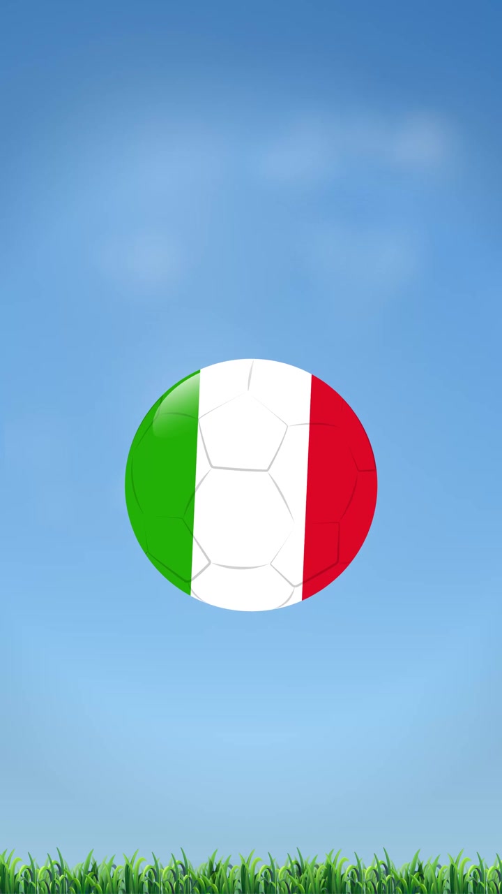 Un pallone da calcio con motivi a bandiera tricolore rimbalza contro un cielo blu e l'erba