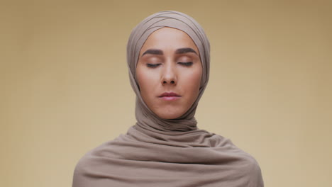 woman wearing hijab