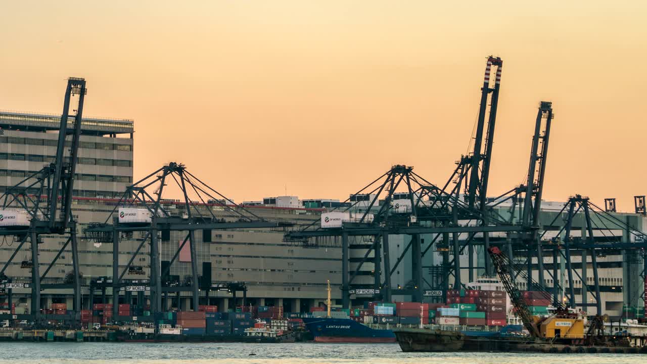 4k lapso de tiempo: buque contenedor en negocios de exportación e importación y logística