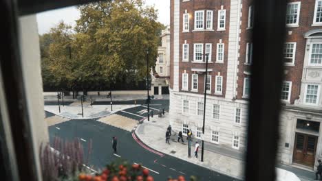 vista de la ciudad desde una ventana en londres