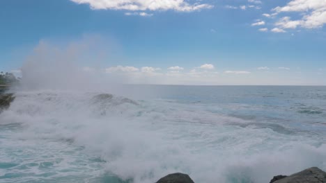 waves crashing ko olina hawaii