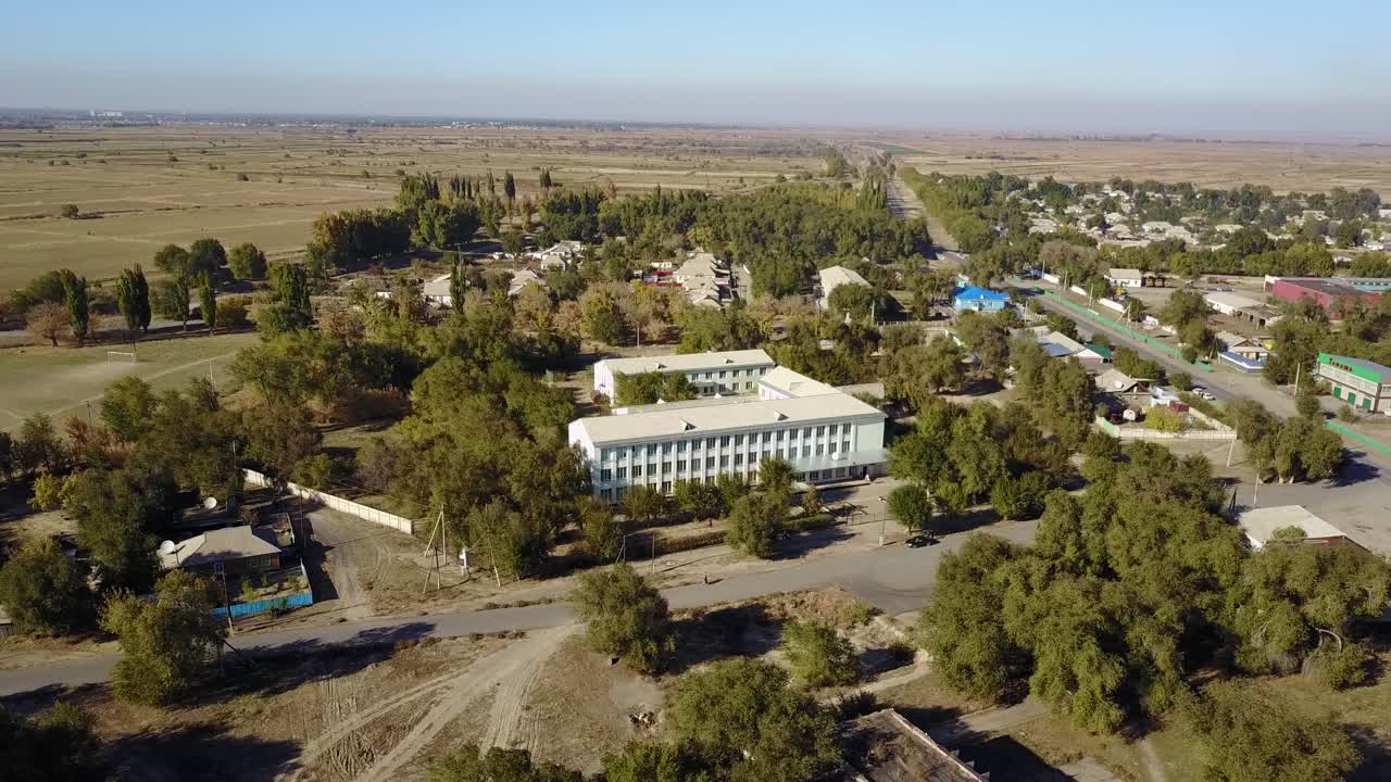 asia central kazajstán escuela de eskeldy bi de ushtobe