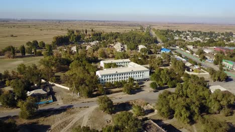asia central kazajstán escuela de eskeldy bi de ushtobe