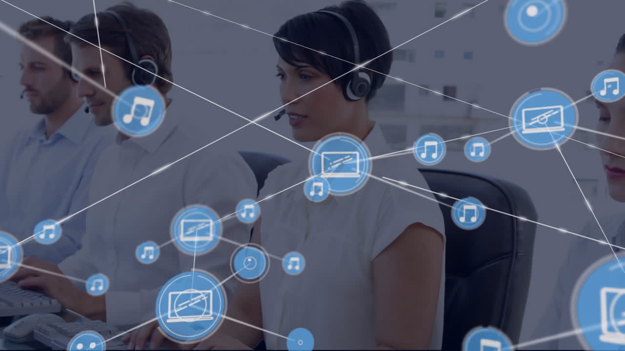 animación de la red de conexión con iconos sobre personas de negocios que usan auriculares de teléfono