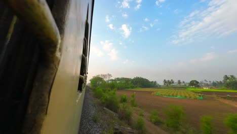 Eisenbahngleise-Indische-Eisenbahn-Reisen-Blauer-Himmel-Zeitraffer