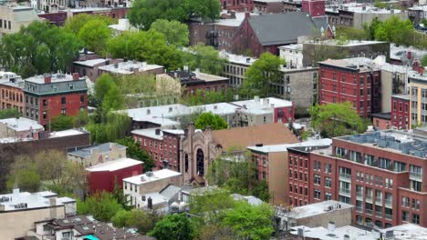 Wohnungen,-Wohnhäuser-Und-Gebäude-In-New-York