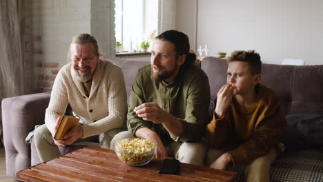 Familie-Im-Wohnzimmer