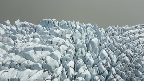 View-of-the-edge-of-Vatnajokull-glacier-in-Skaftafell-national-park,-Iceland